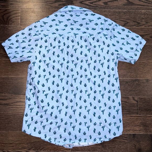 Boys botton up shirt size Large - Picture 2 of 4